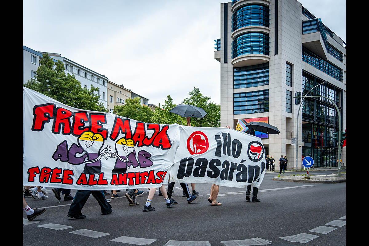 Free Maja Wanderung von Majas Vater: Array