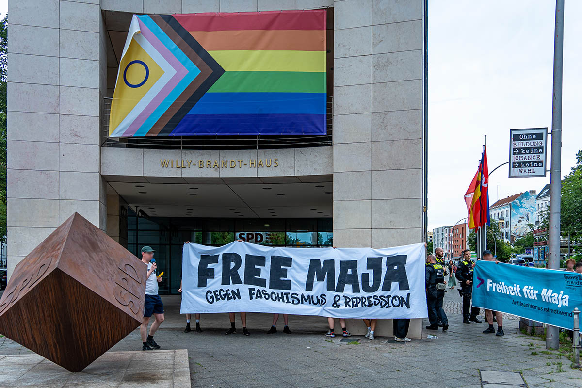 Free Maja Wanderung von Majas Vater: Array