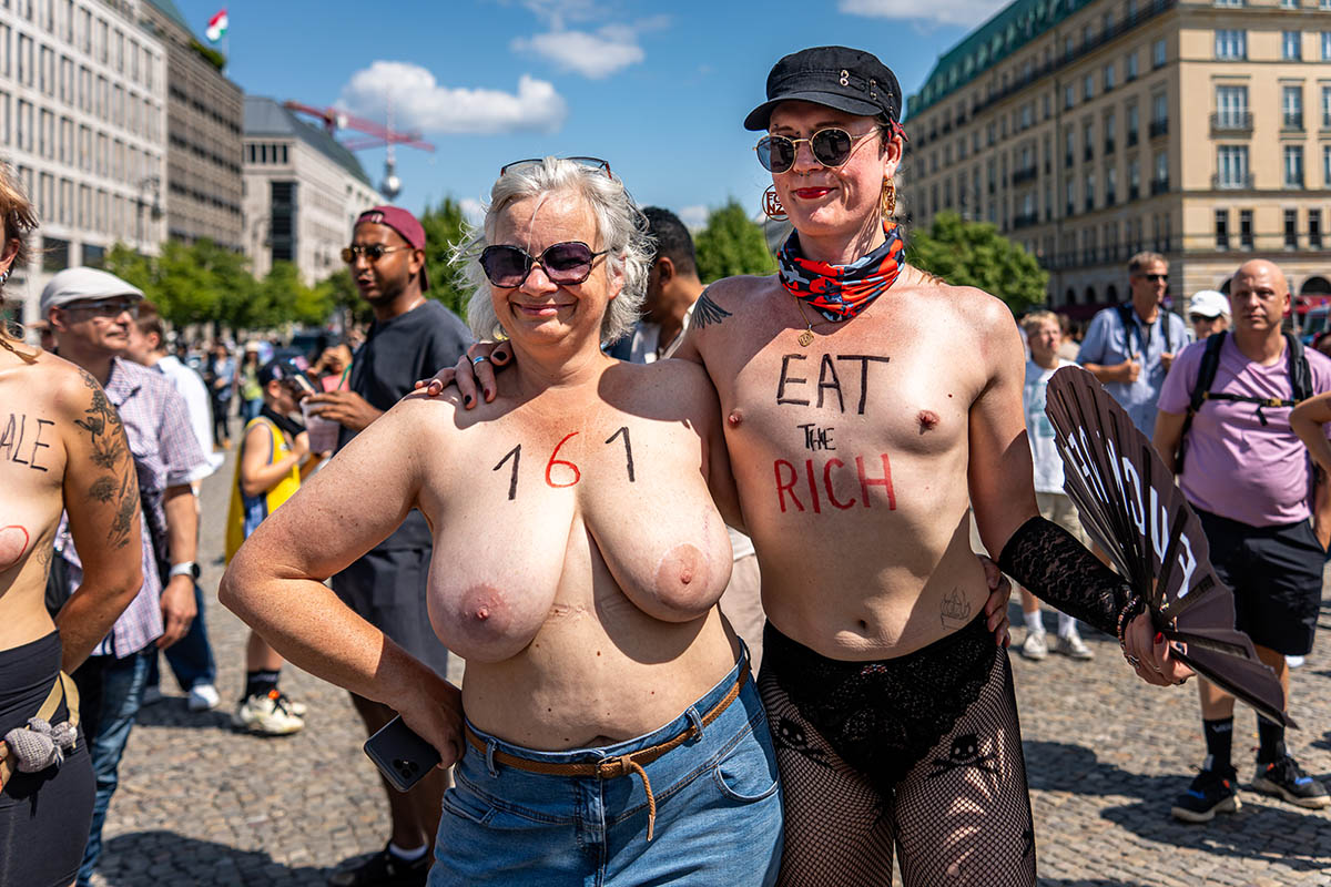 Brust raus! Für Freiheit, Sichtbarkeit und Gerechtigkeit! Gegen Sexismus, Ableismus, faschismus und Patriarchat!: Array