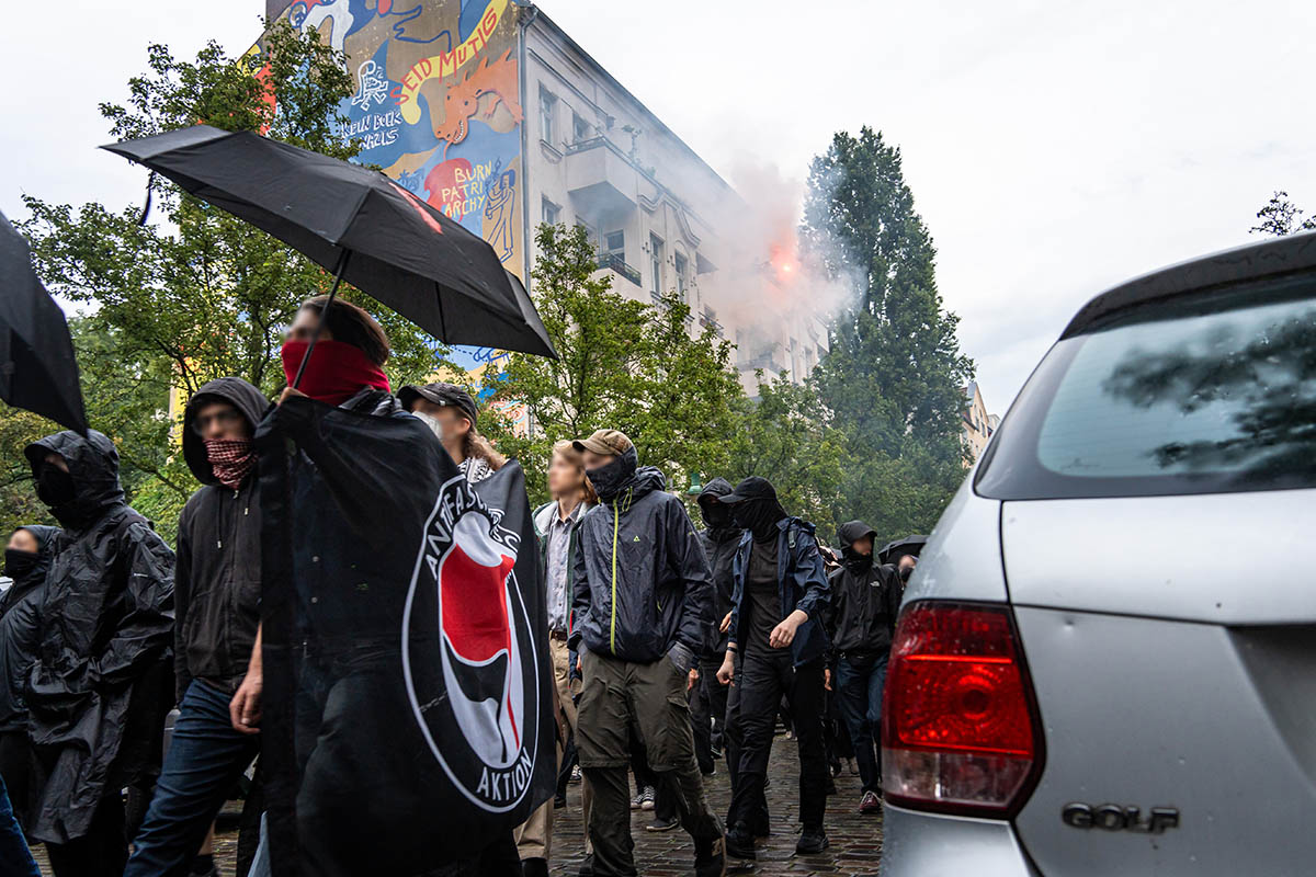 Razzia der Rigaer94: Array