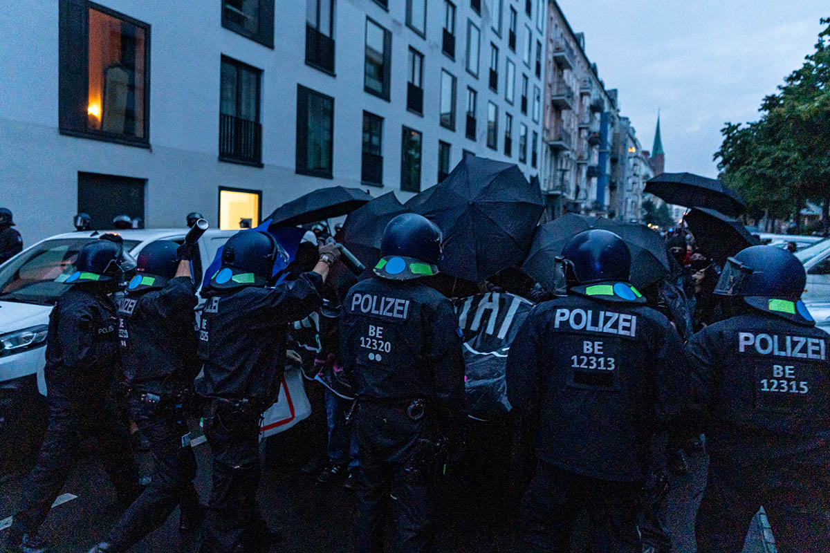 Razzia der Rigaer94: Array