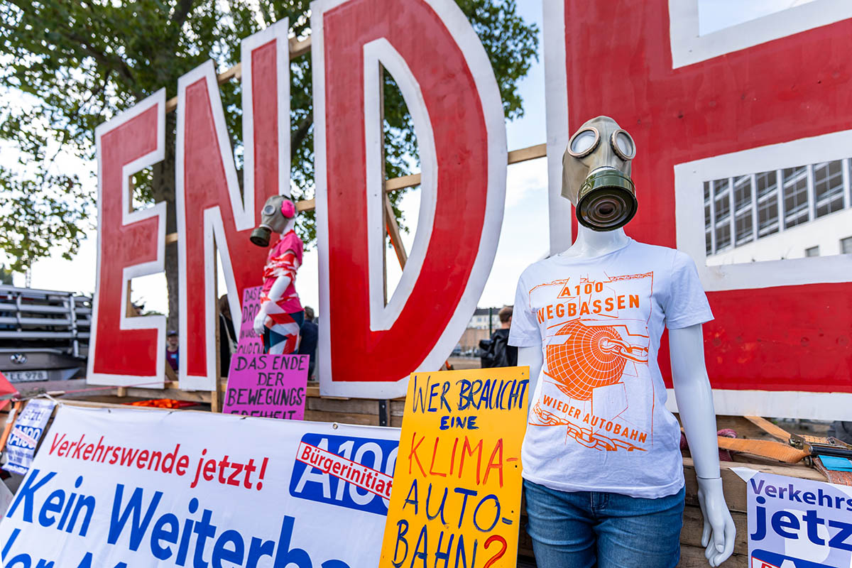 Protest zur Eröffnung der A100: Array