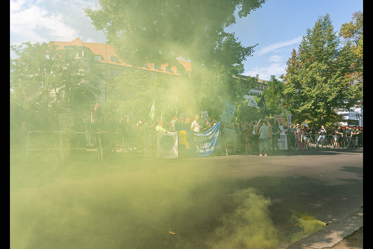 Protest zur Eröffnung der A100: Array