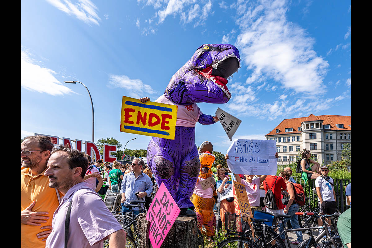 Protest zur Eröffnung der A100: Array