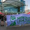 Protest gegen den Marsch fürs Leben religiöser Fundamentalistinnen in Berlin:    Array