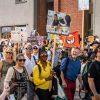 Protest gegen den Marsch fürs Leben religiöser Fundamentalistinnen in Berlin:    Array