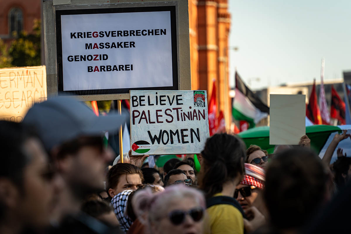 100.000 Menschen bei „All Eyes on Gaza“: Array