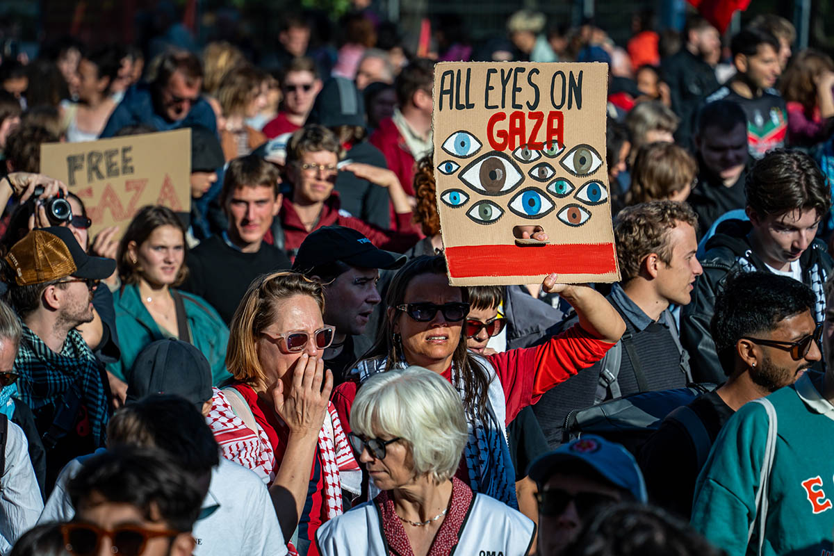 100.000 Menschen bei „All Eyes on Gaza“: Array
