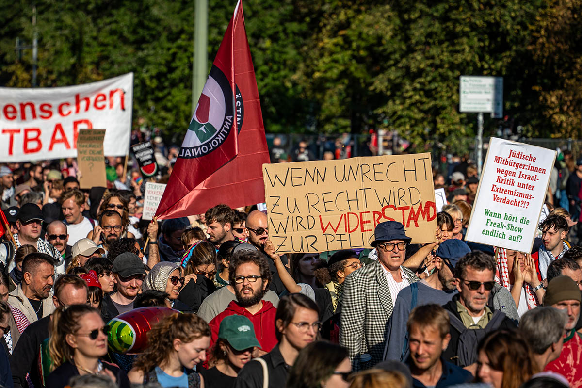 100.000 Menschen bei „All Eyes on Gaza“: Array