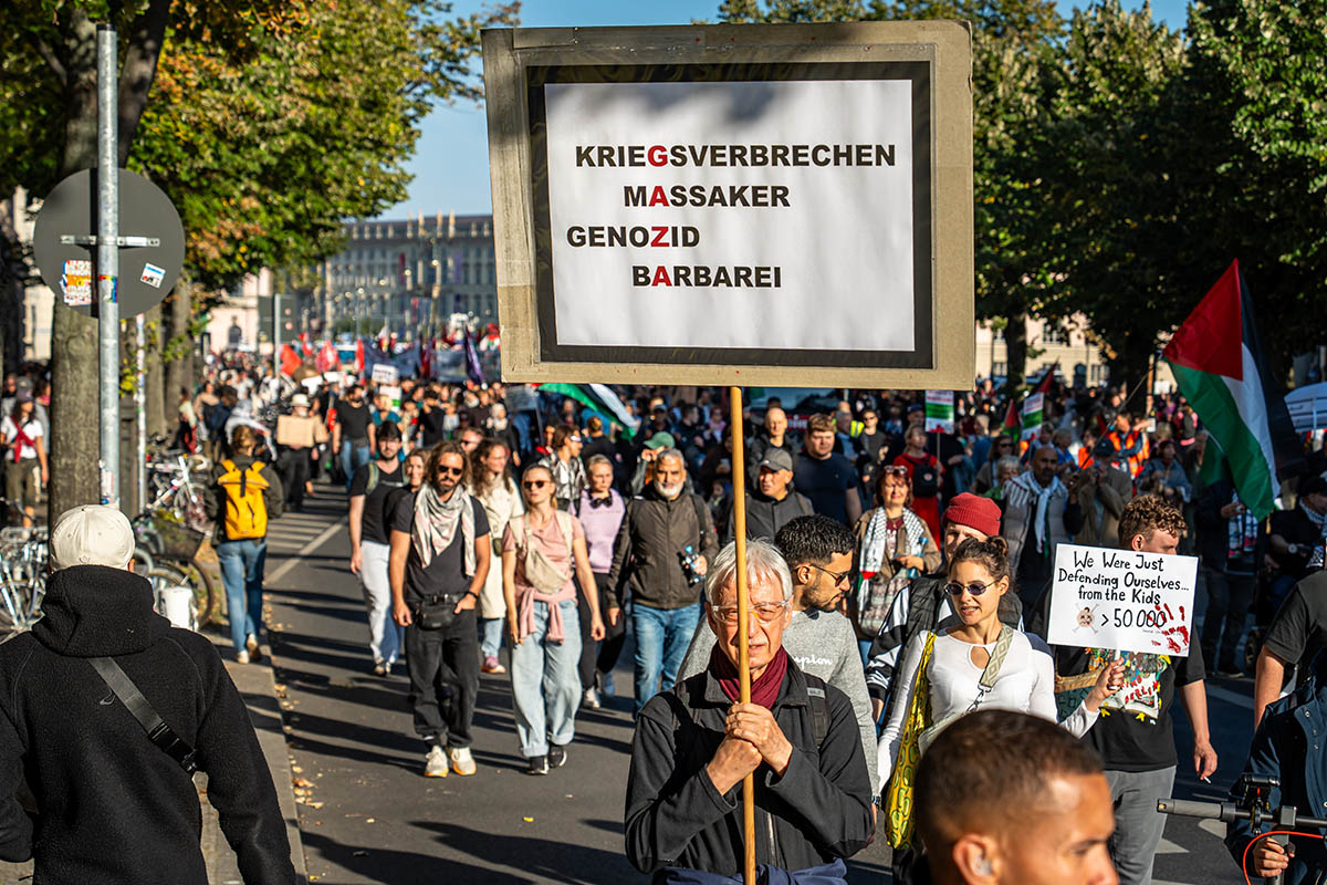 100.000 Menschen bei „All Eyes on Gaza“: Array