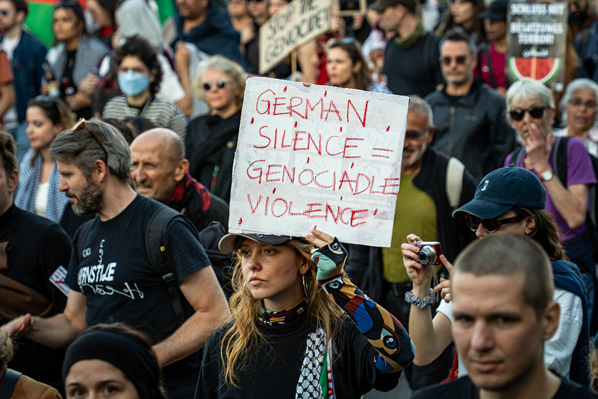 100.000 Menschen bei „All Eyes on Gaza“: Array