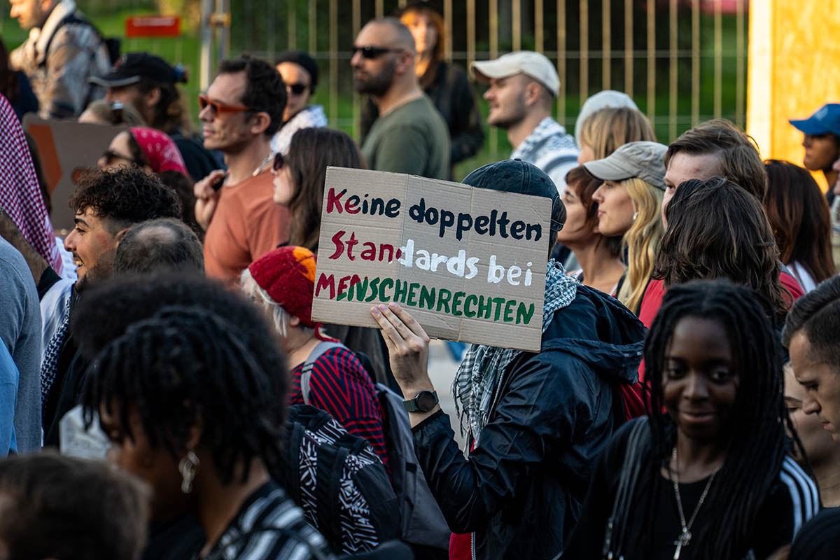 100.000 Menschen bei „All Eyes on Gaza“: Array