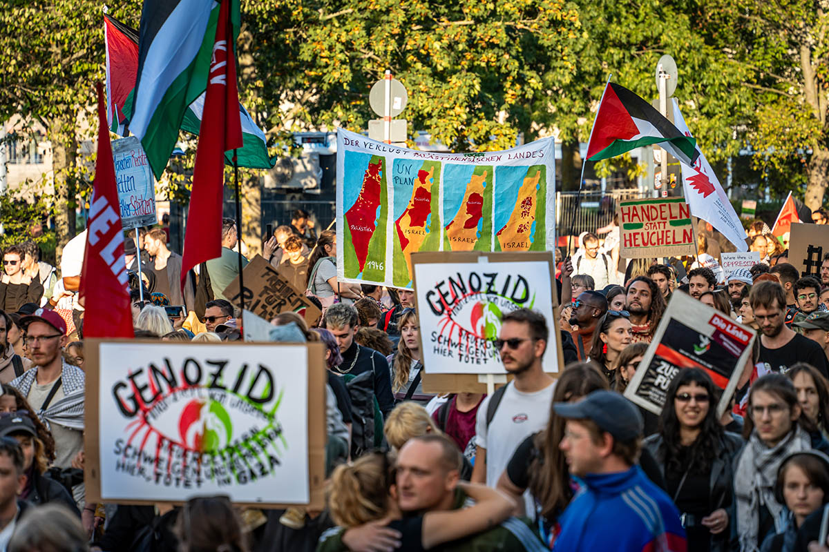 100.000 Menschen bei „All Eyes on Gaza“: Array