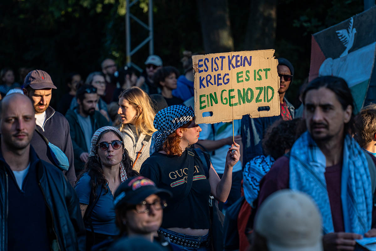 100.000 Menschen bei „All Eyes on Gaza“: Array