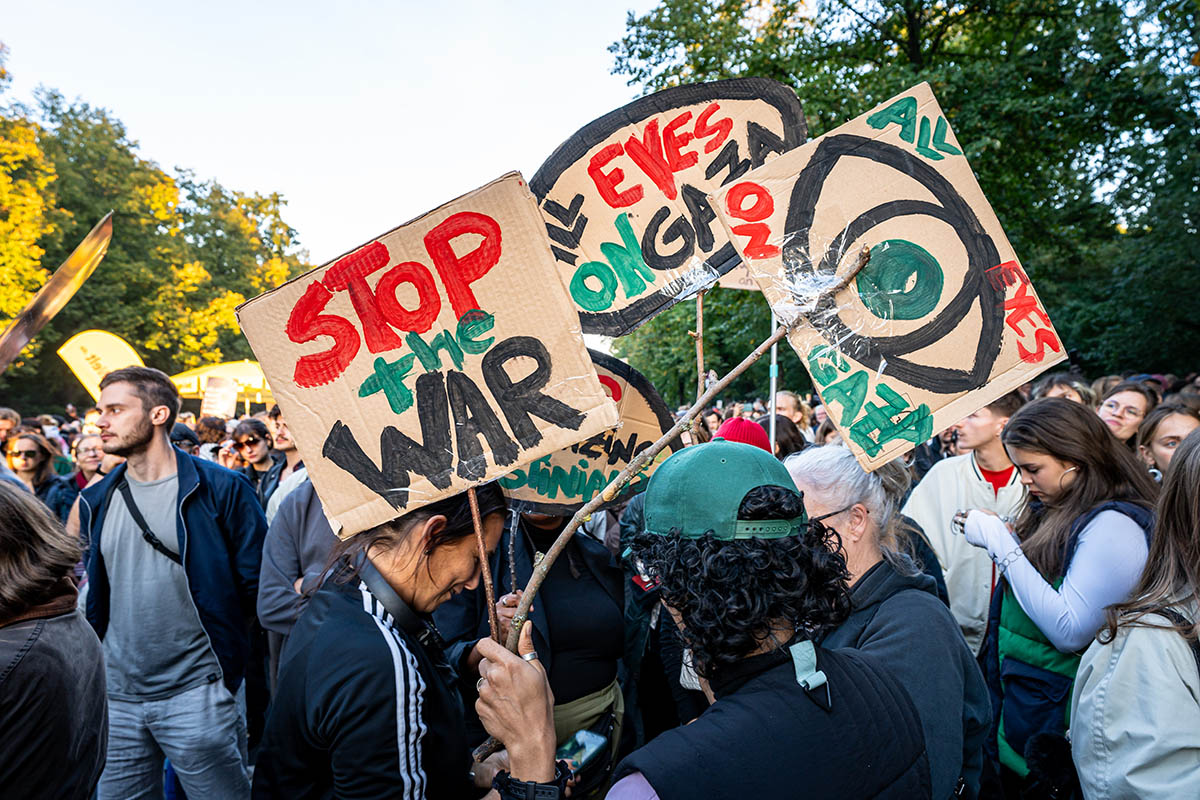 100.000 Menschen bei „All Eyes on Gaza“: Array