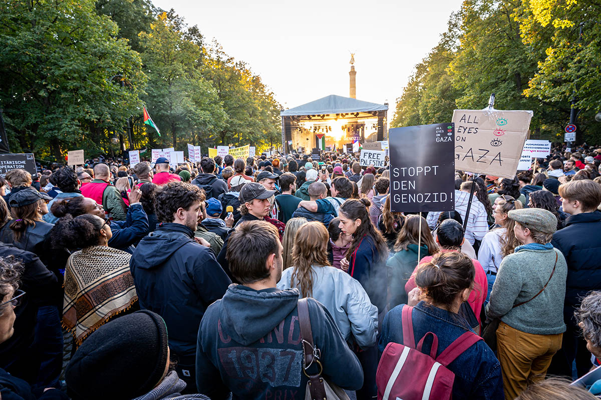 100.000 Menschen bei „All Eyes on Gaza“: Array