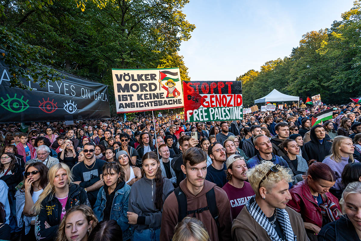 100.000 Menschen bei „All Eyes on Gaza“: Array
