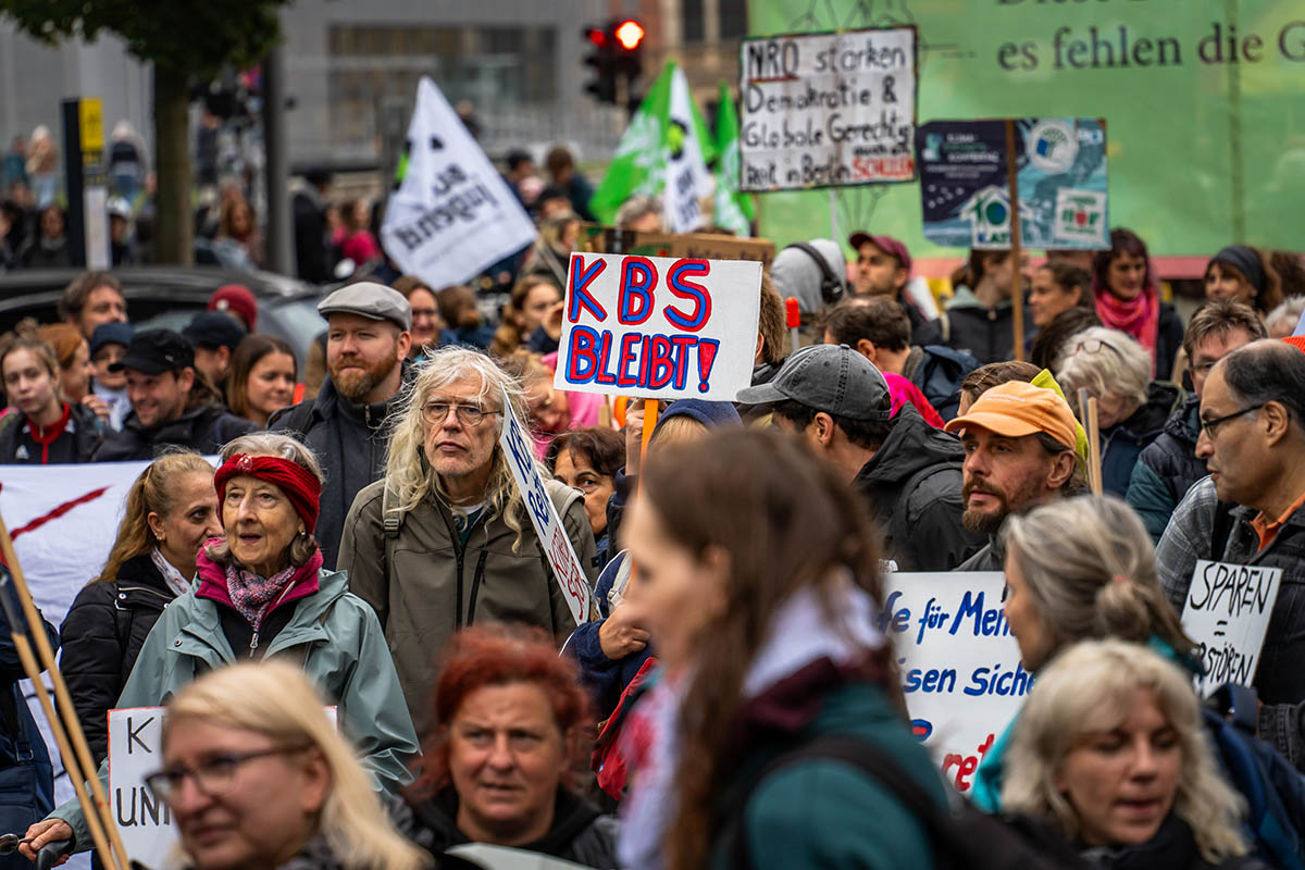 Protest gegen die Kürzungspläne des schwarz-roten Senats in Berlin: Array