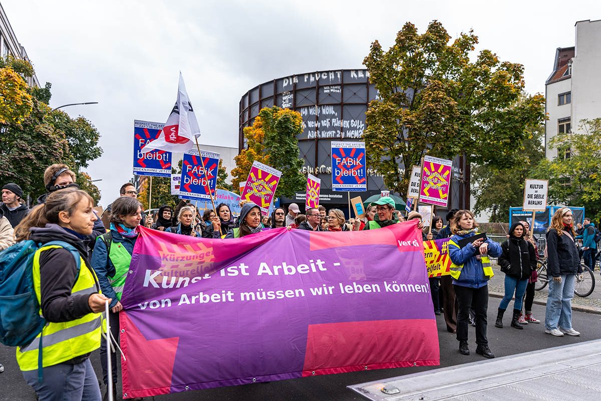 Protest gegen die Kürzungspläne des schwarz-roten Senats in Berlin: Array