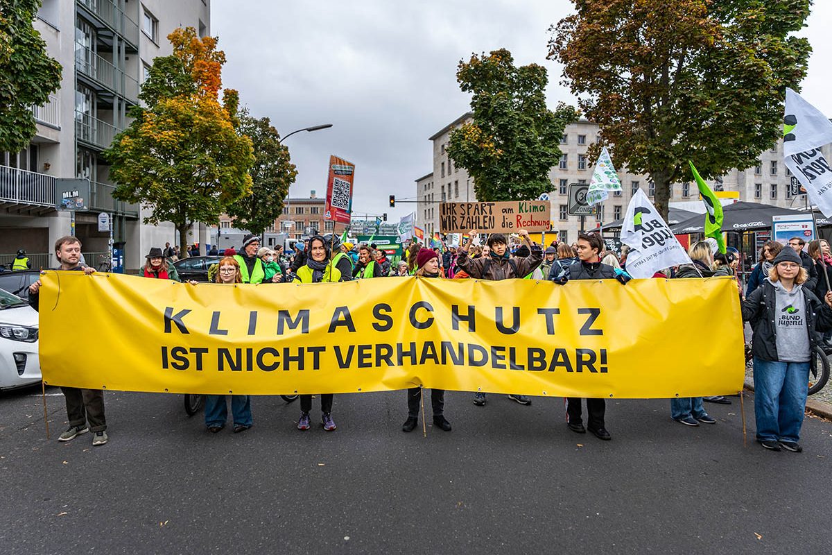 Protest gegen die Kürzungspläne des schwarz-roten Senats in Berlin: Array