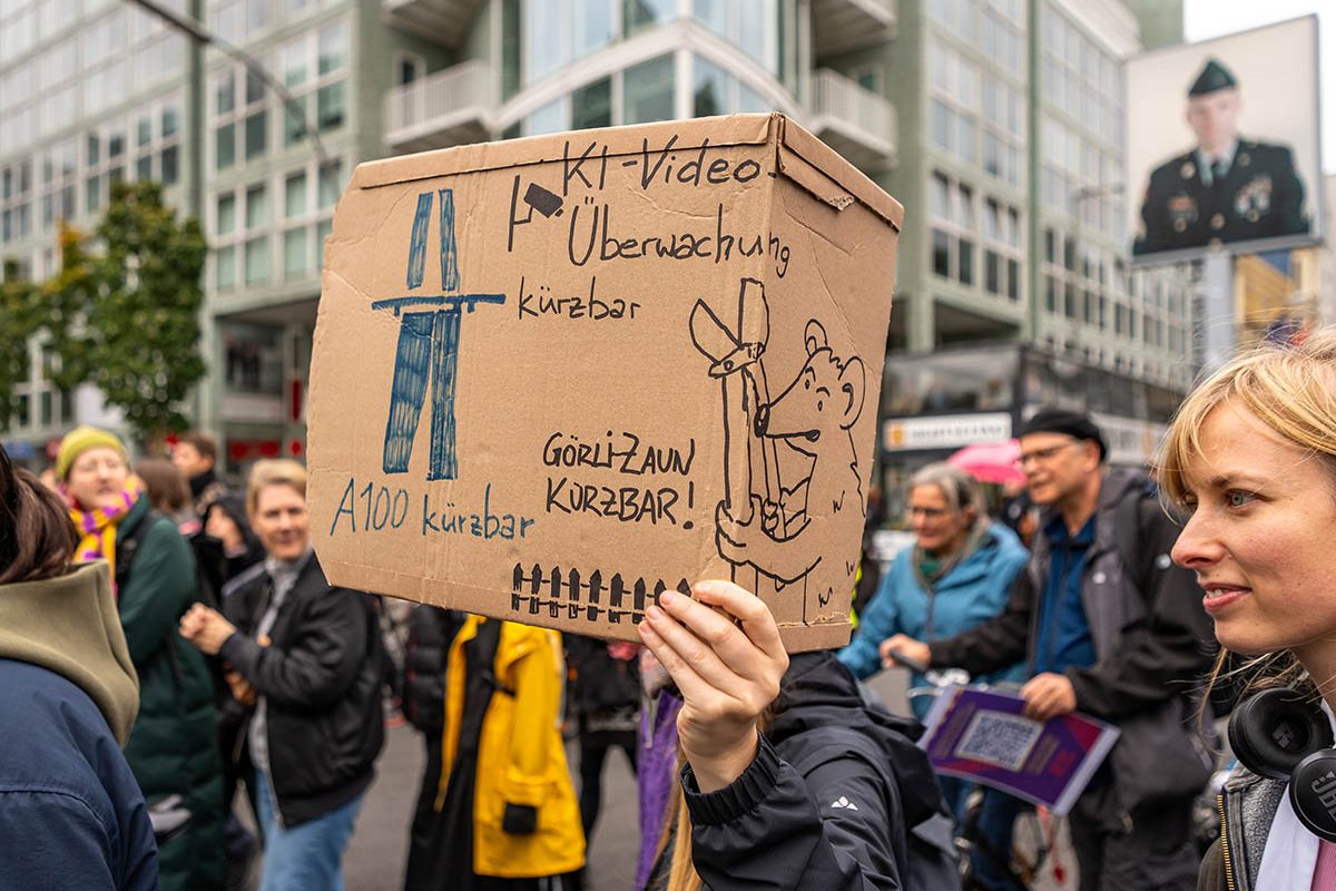 Protest gegen die Kürzungspläne des schwarz-roten Senats in Berlin: Array