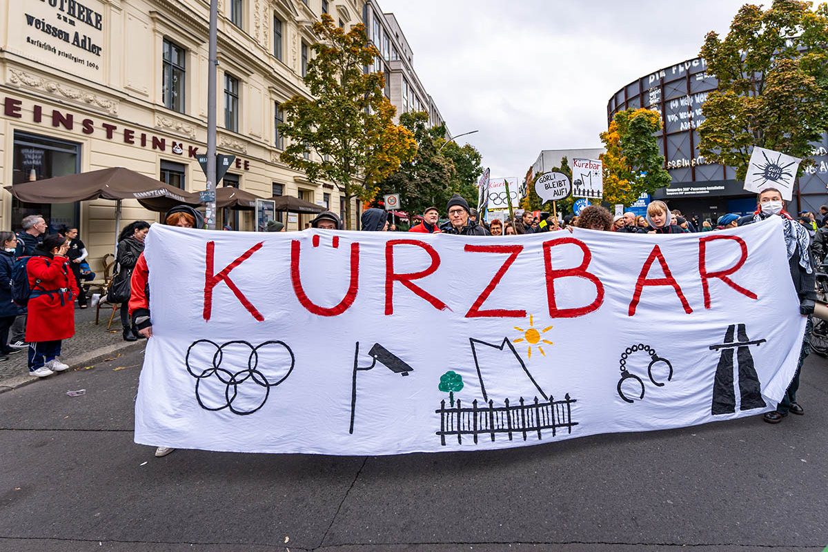 Protest gegen die Kürzungspläne des schwarz-roten Senats in Berlin: Array