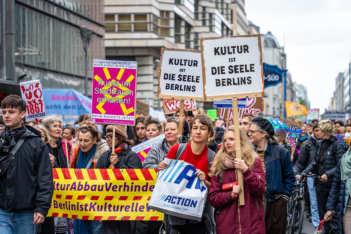 Protest gegen die Kürzungspläne des schwarz-roten Senats in Berlin: Array