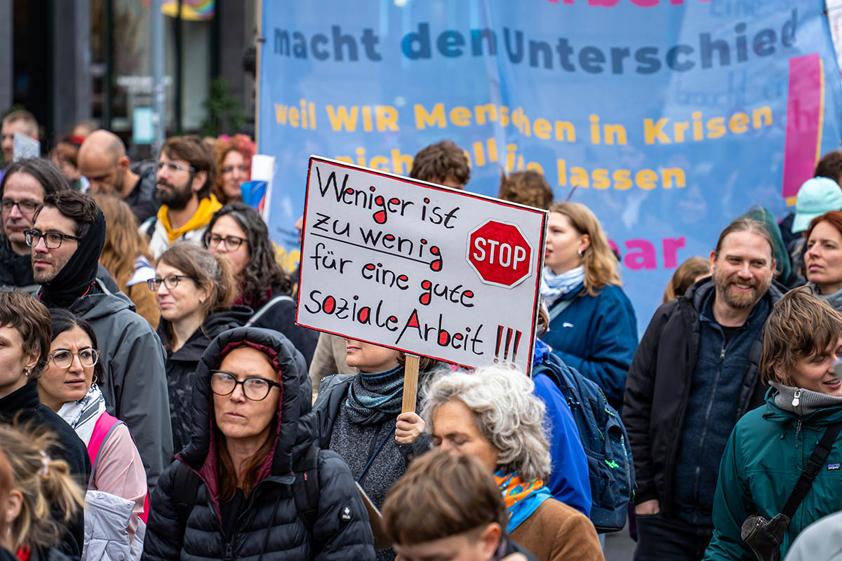 Protest gegen die Kürzungspläne des schwarz-roten Senats in Berlin: Array