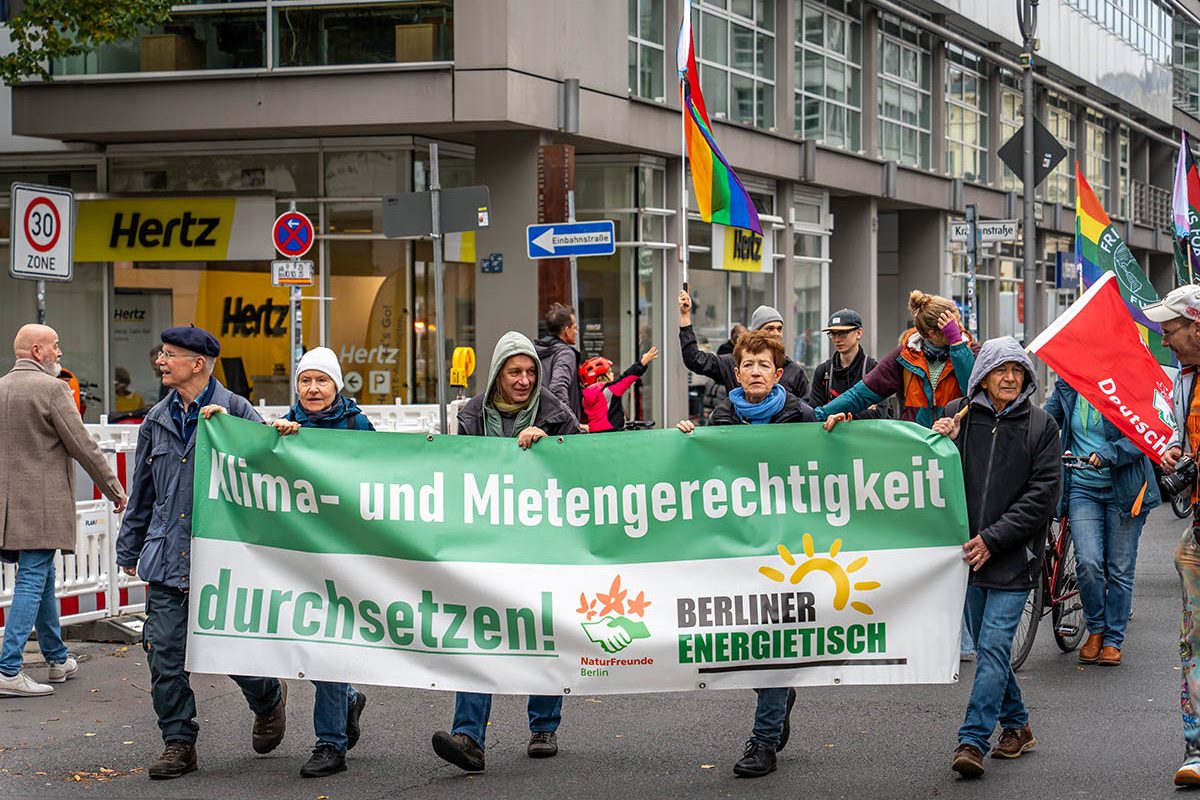 Protest gegen die Kürzungspläne des schwarz-roten Senats in Berlin: Array