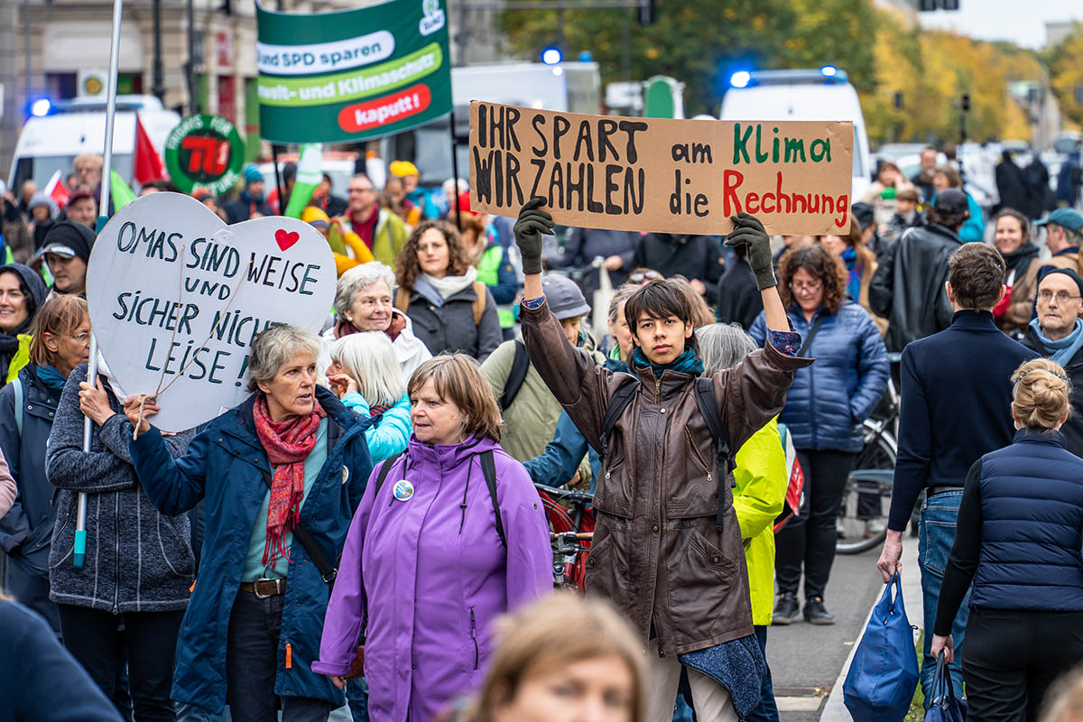 Protest gegen die Kürzungspläne des schwarz-roten Senats in Berlin: Array