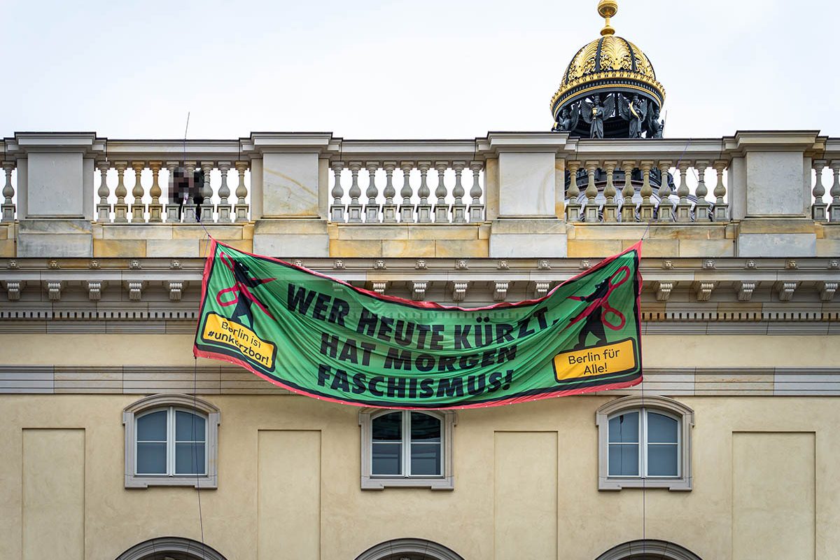 Protest gegen die Kürzungspläne des schwarz-roten Senats in Berlin: Array