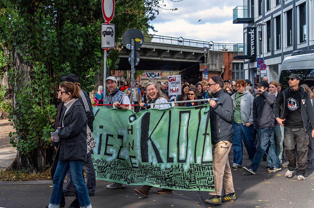 Protest gegen geplante Wolkenkratzer in Friedrichshain: Array