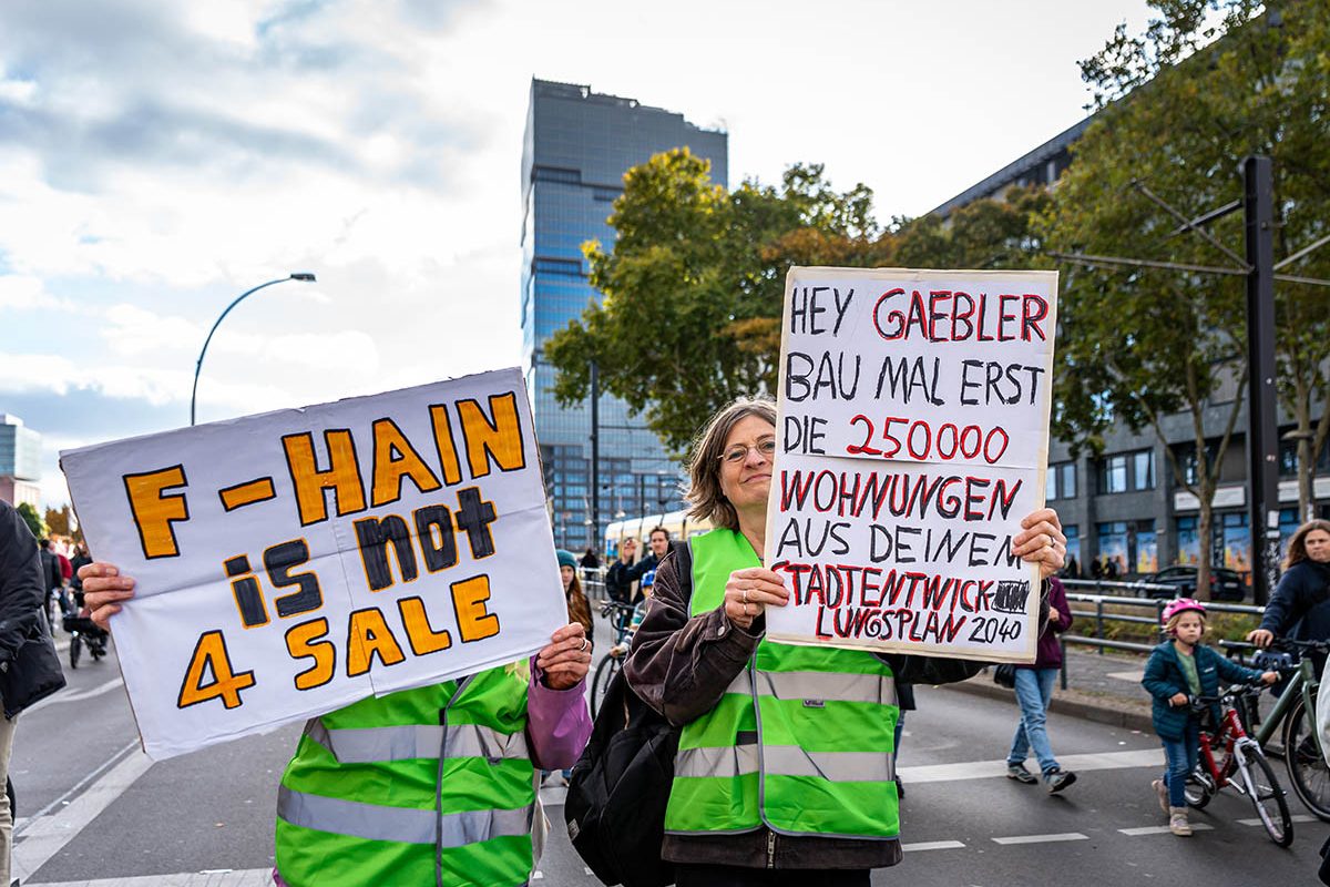 Protest gegen geplante Wolkenkratzer in Friedrichshain: Array