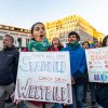 Protest gegen die rassistischen Ausfälle von Friedrich Merz:    Array