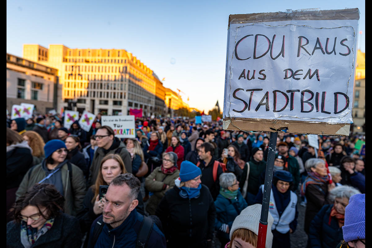 Protest gegen die rassistischen Ausfälle von Friedrich Merz: Array