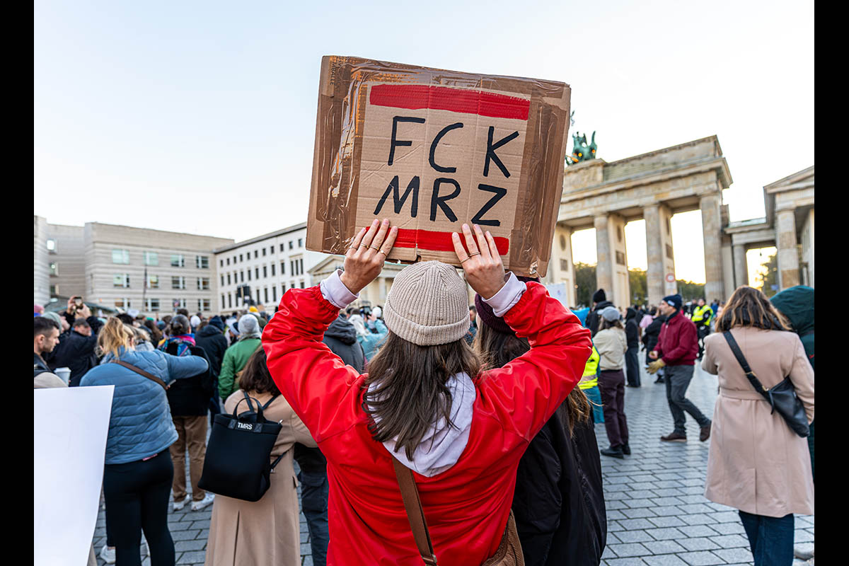 Protest gegen die rassistischen Ausfälle von Friedrich Merz: Array