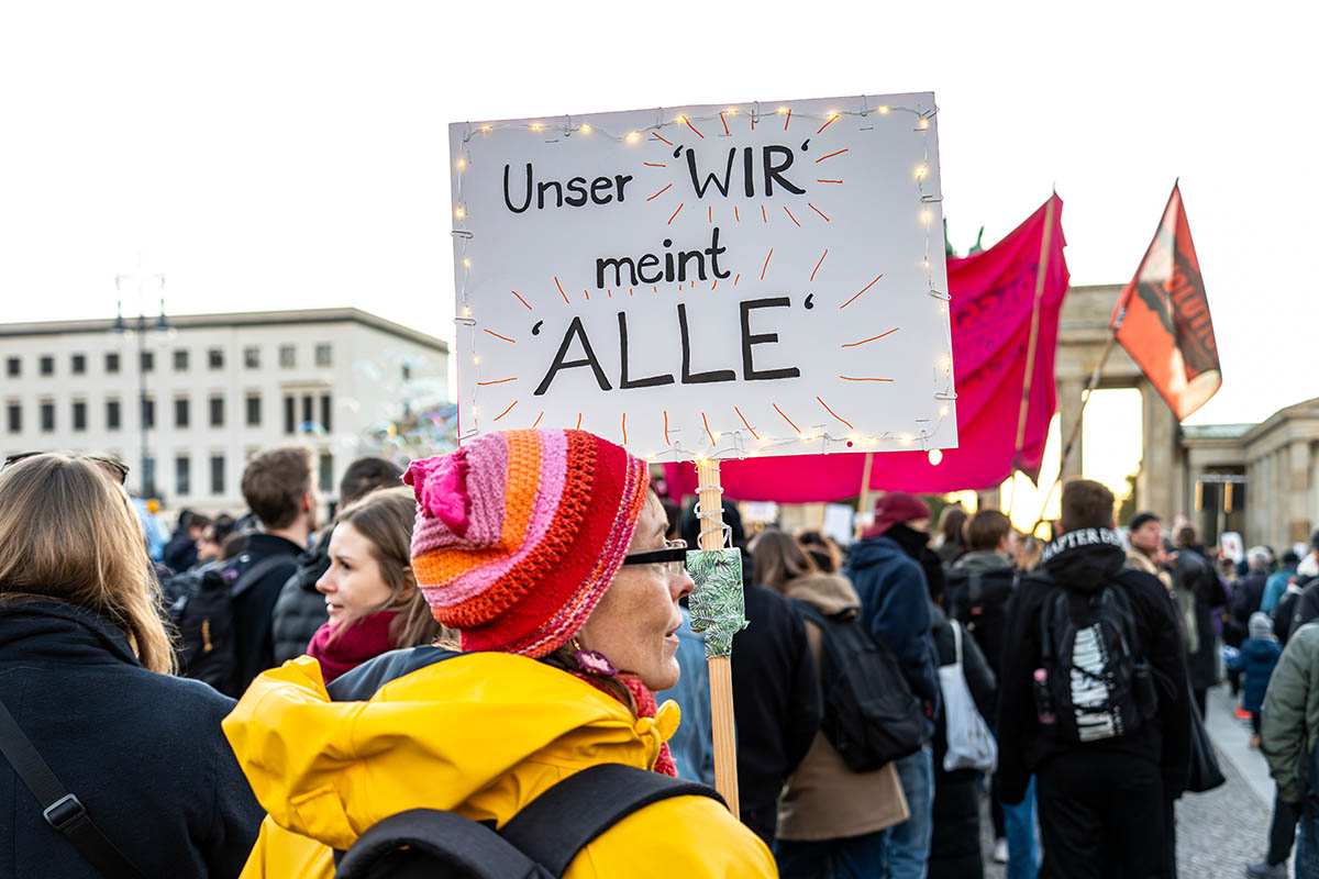 Protest gegen die rassistischen Ausfälle von Friedrich Merz: Array