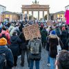 Protest gegen die rassistischen Ausfälle von Friedrich Merz:    Array