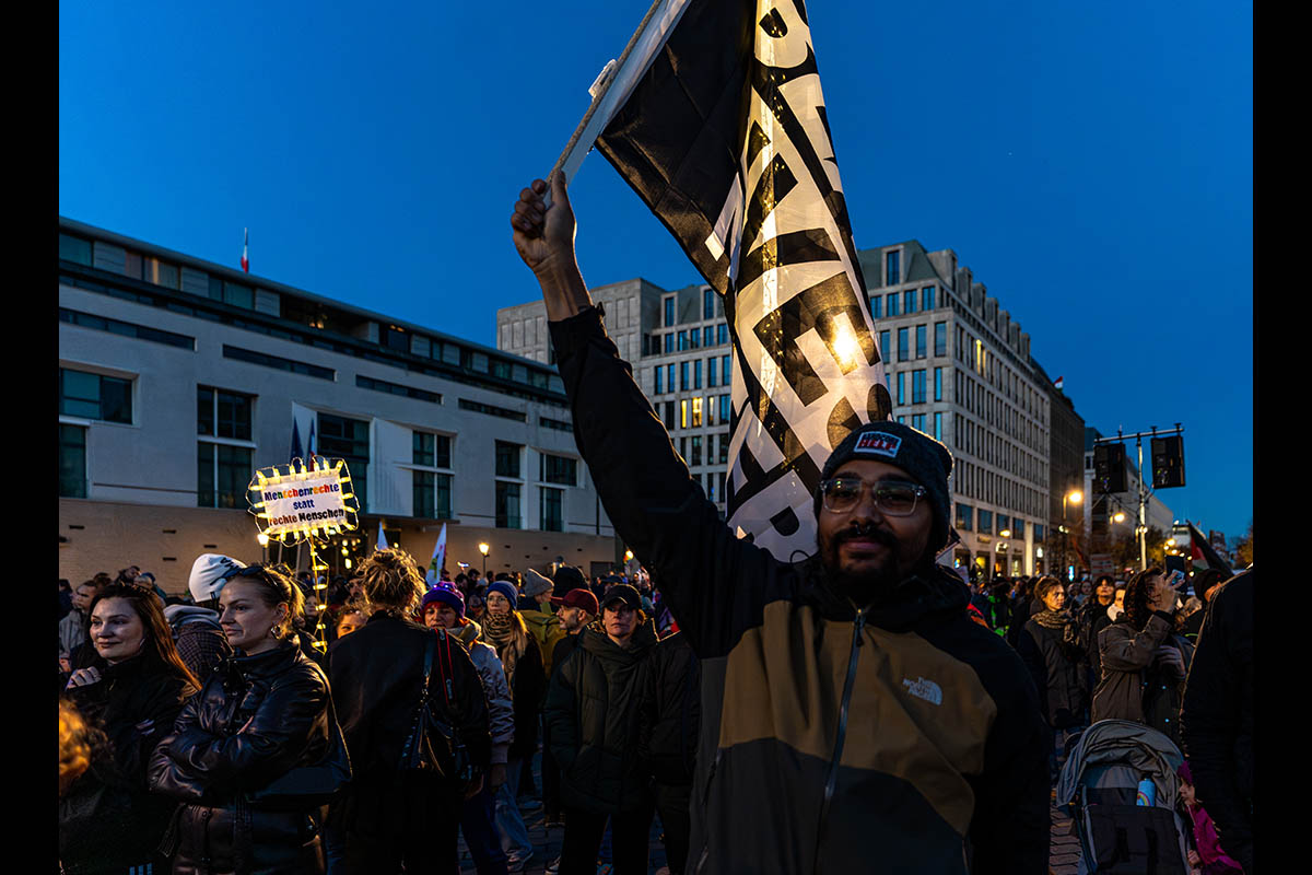 Protest gegen die rassistischen Ausfälle von Friedrich Merz: Array