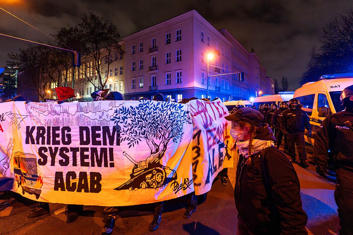 Demo gegen die Polizei am 13.12.: 