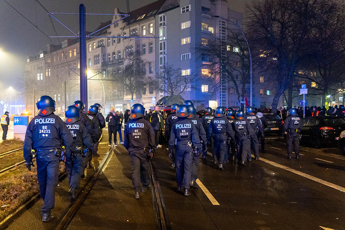 Silvesterdemo gegen Knäste und für die Freilassung politischer Gefangener: 