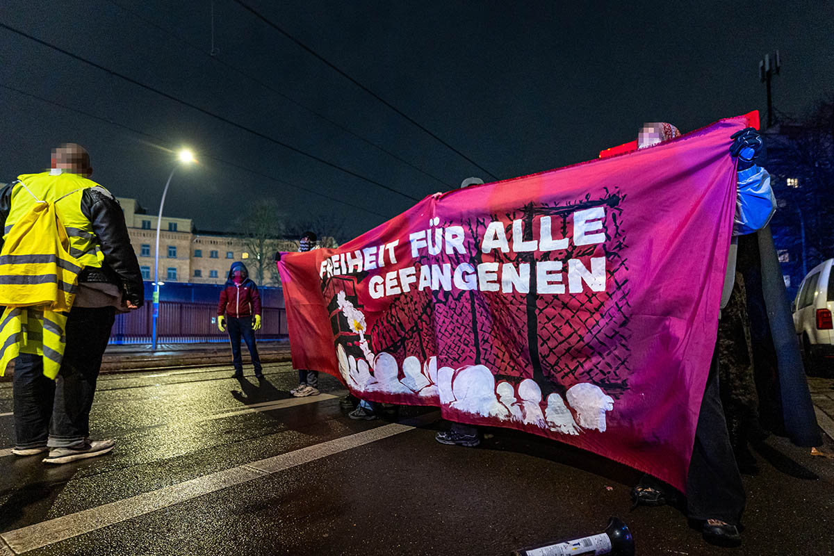 Silvesterdemo gegen Knäste und für die Freilassung politischer Gefangener: 