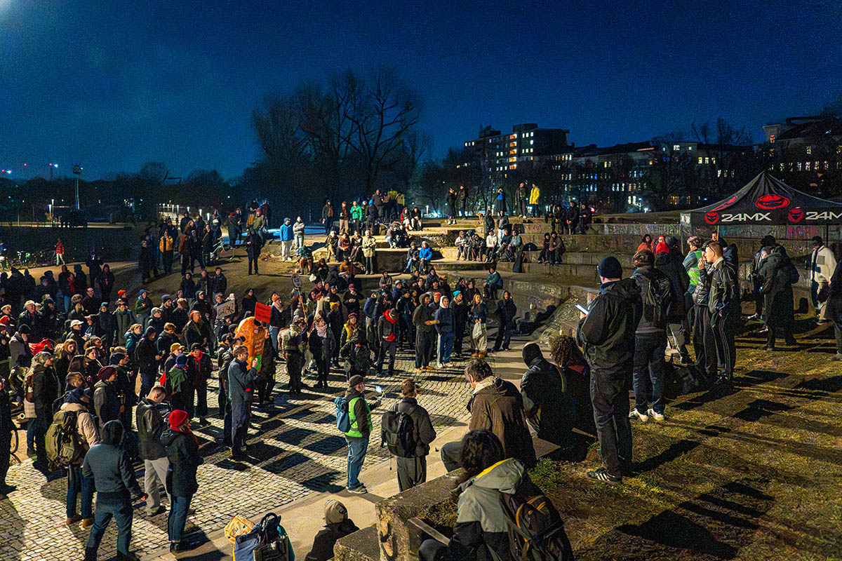 Protest gegen die nächtliche Schließung des Görlitzer Parks: 