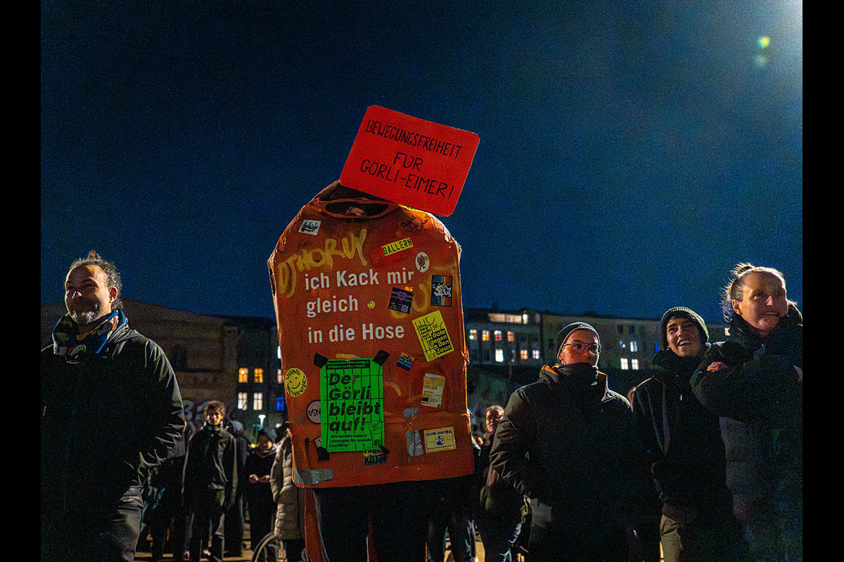 Protest gegen die nächtliche Schließung des Görlitzer Parks: 