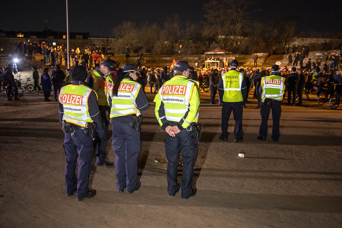 Görlitzer Park - ZAUN: Array