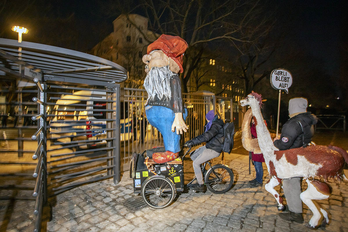 Görlitzer Park - ZAUN: Array