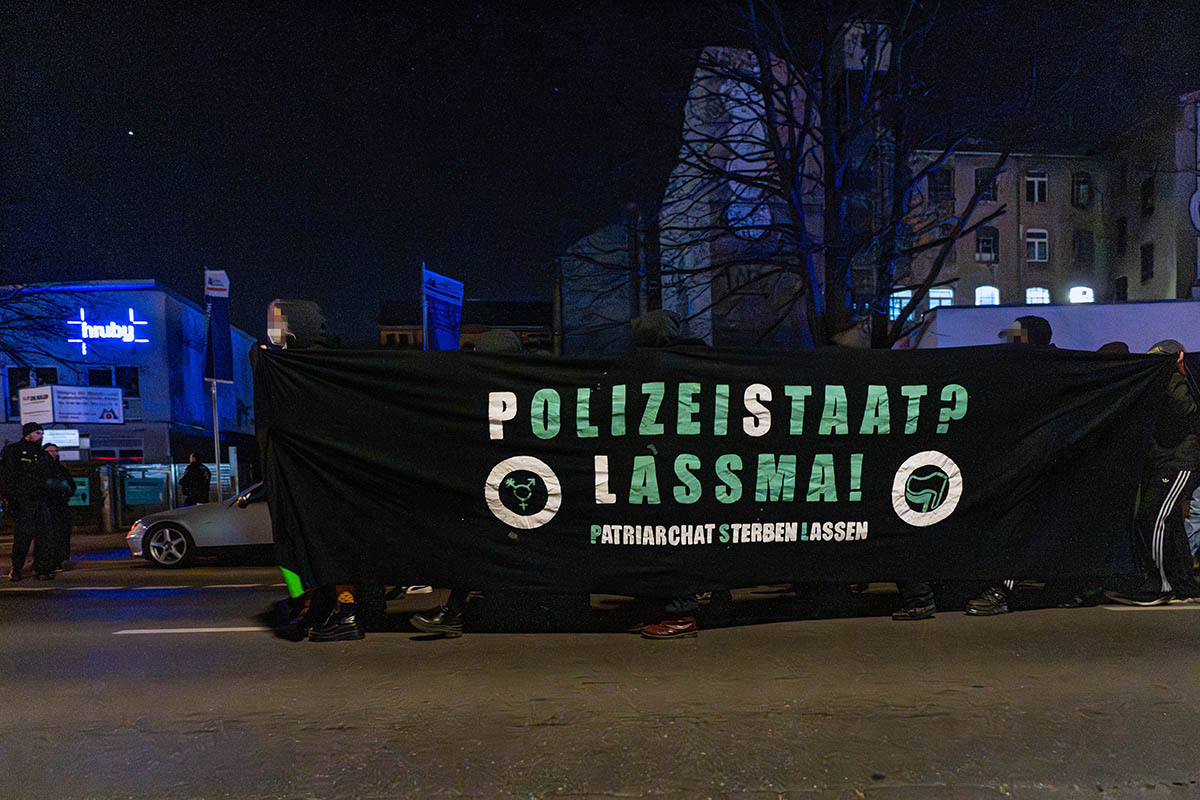 Queerfeministische Abenddemo zum Frauenkampftag: Array
