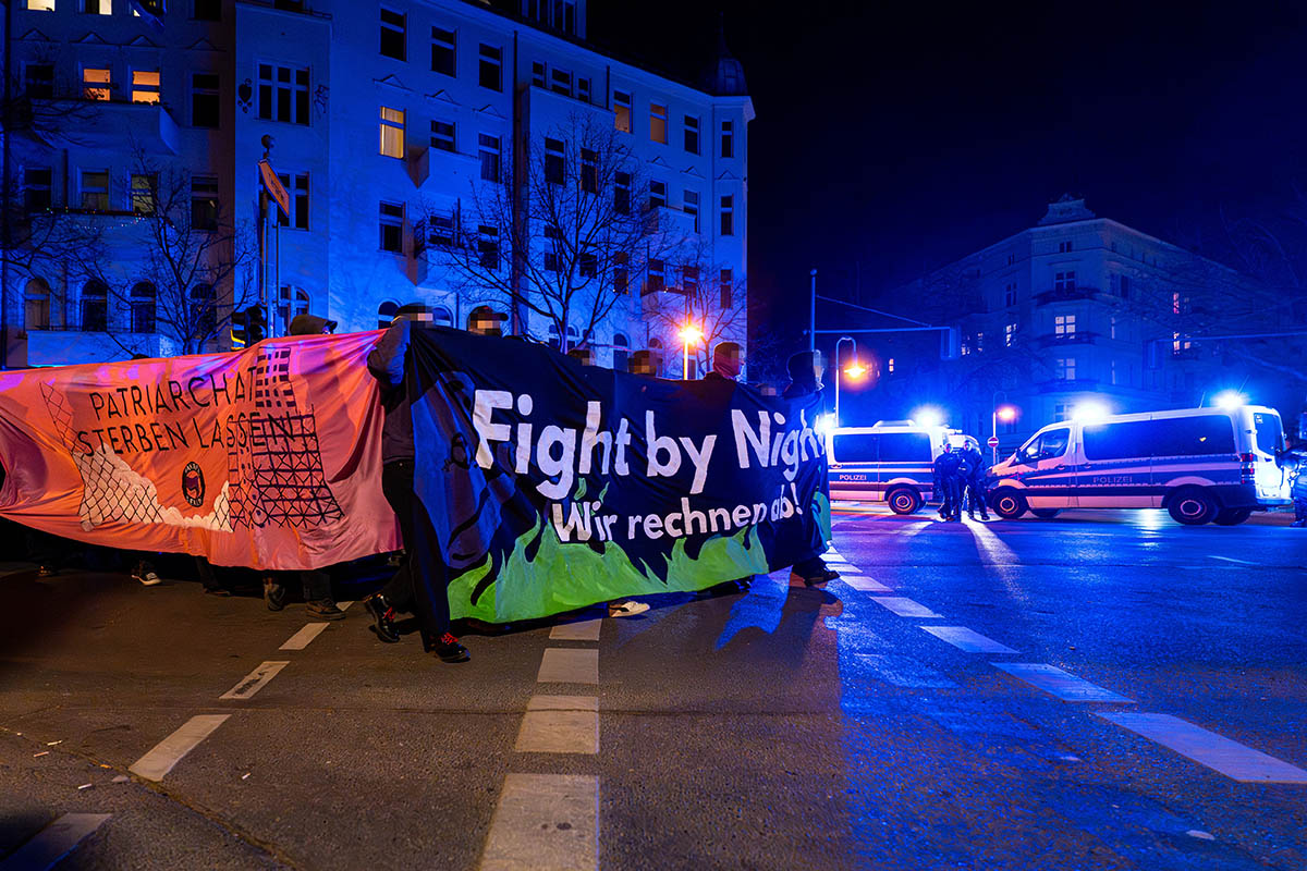 Queerfeministische Abenddemo zum Frauenkampftag: Array