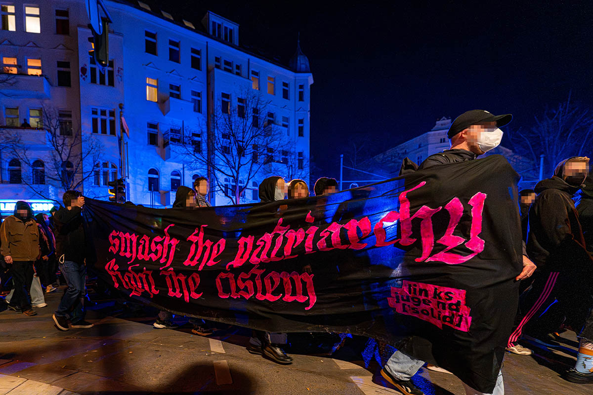 Queerfeministische Abenddemo zum Frauenkampftag: Array