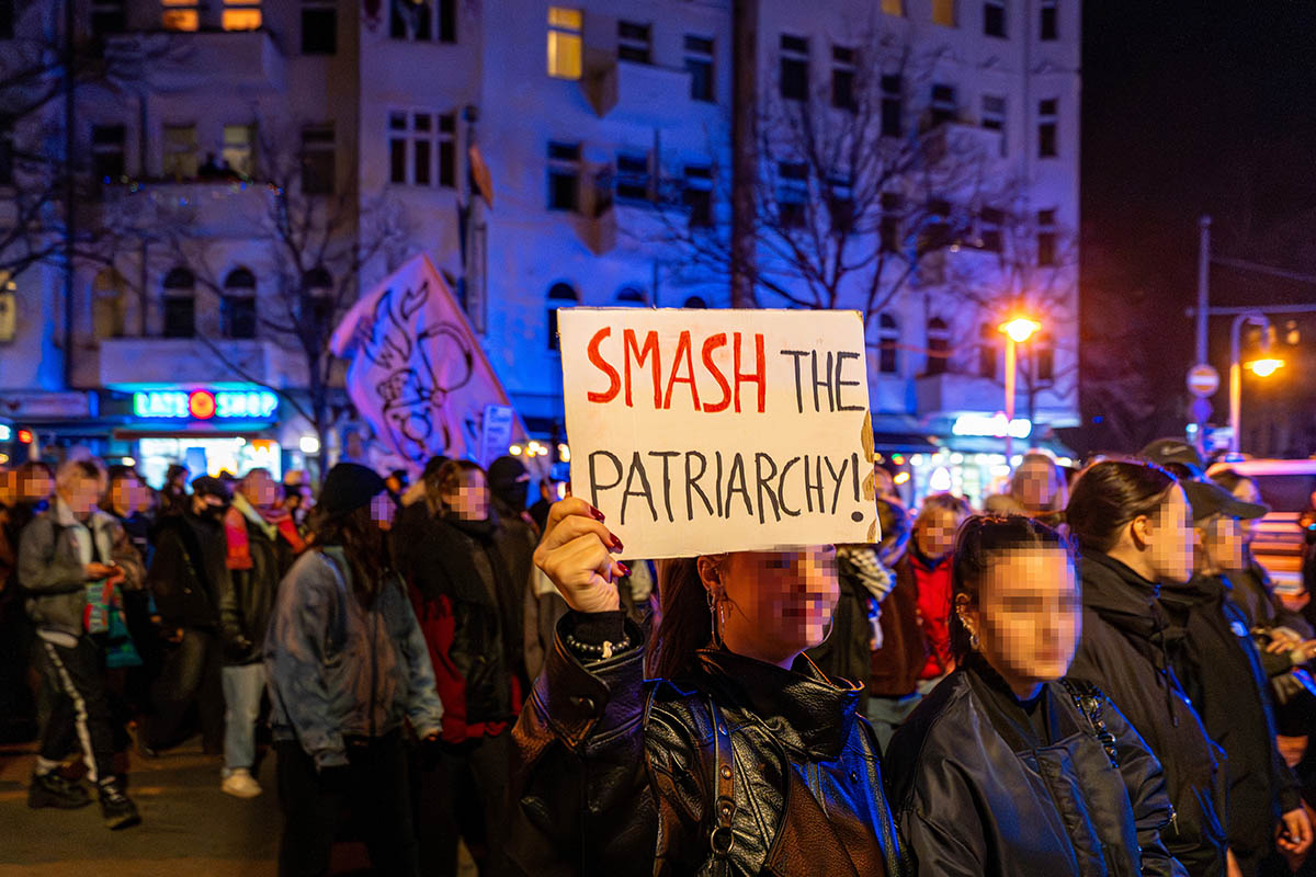 Queerfeministische Abenddemo zum Frauenkampftag: Array